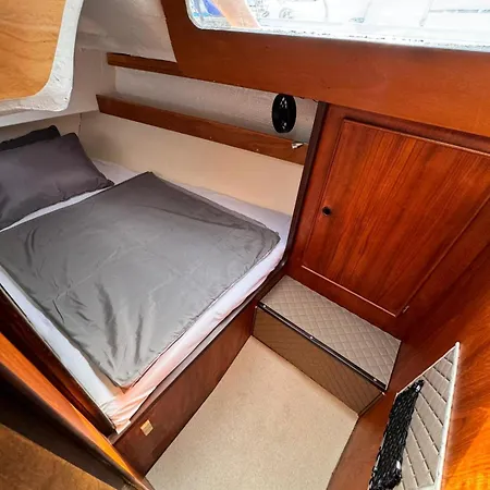 Botel Farfalla Vintage Sailboat Opatija
