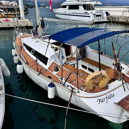 Hotel en barco Farfalla Vintage Sailboat Opatija